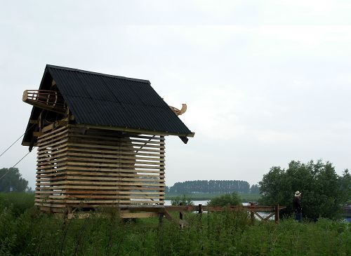 botenhuis aan de rivier de Rijn