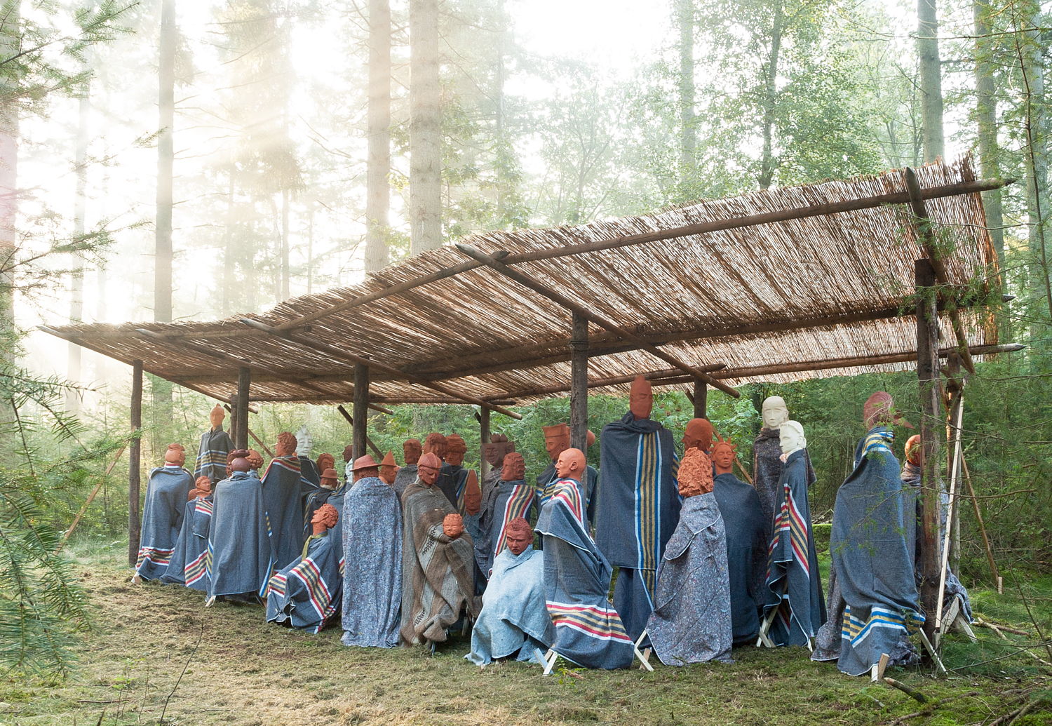  de groep schuilt in de Eerselse bossen